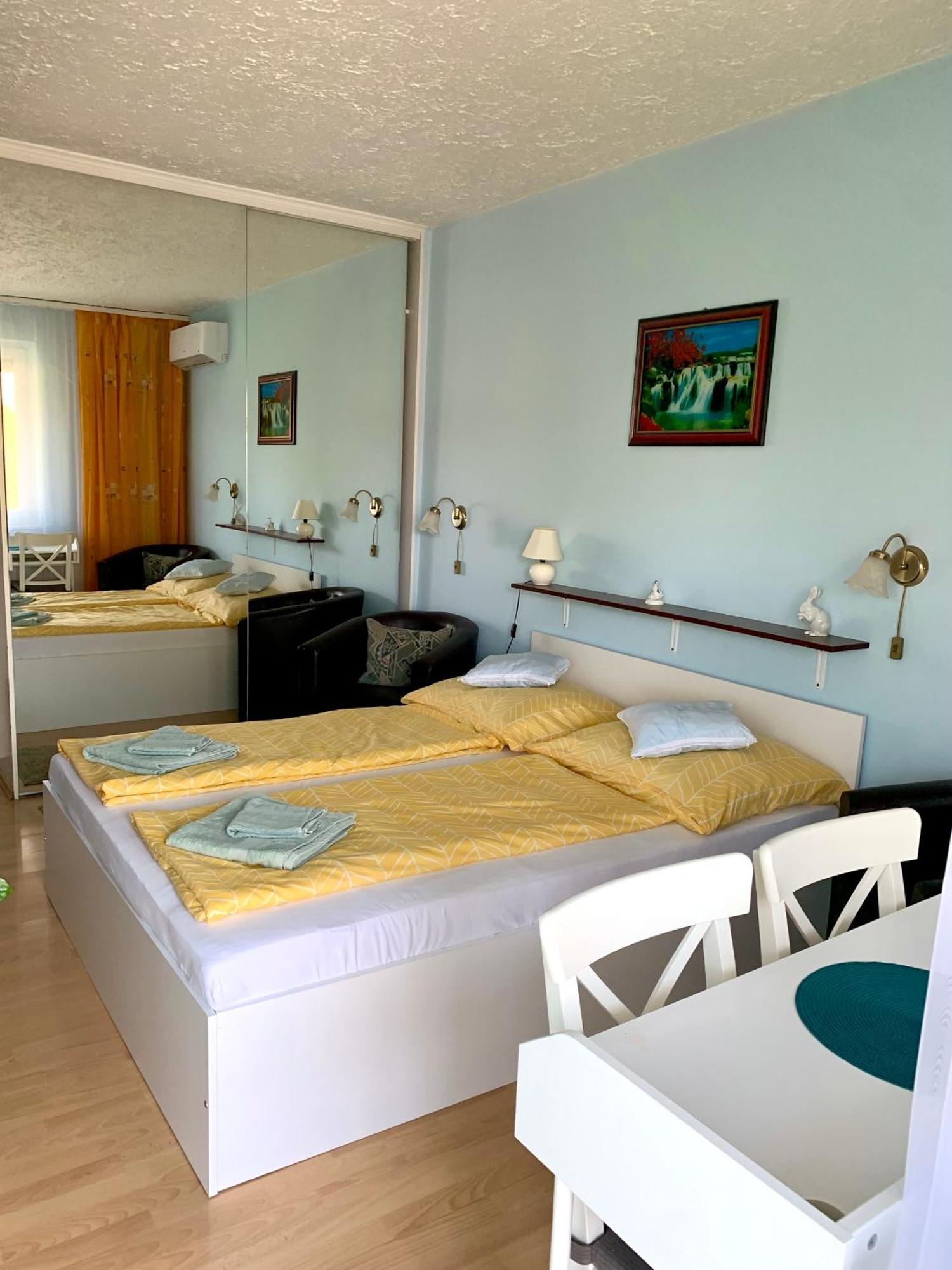 Aloé Apartman Sopron Exterior foto